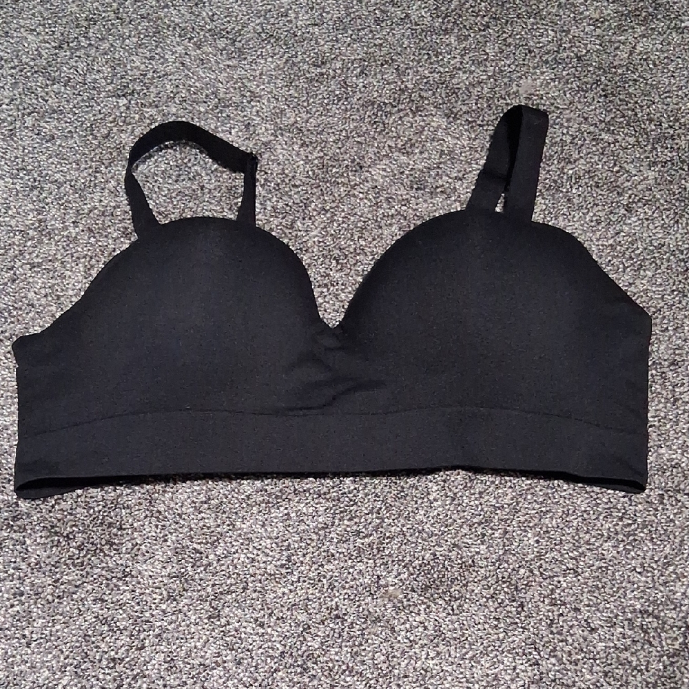 Everyday Black Seamless Moulded Bra with Adjustable Straps